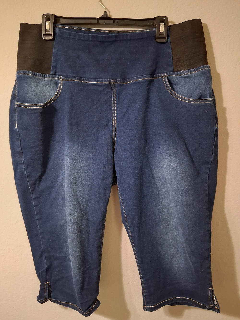 SHEIN Dark Blue Denim Cropped Jeans with Black Waistband